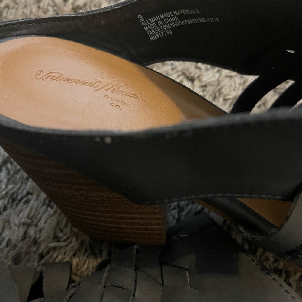 Universal Thread Wedges - Picture 2 of 3